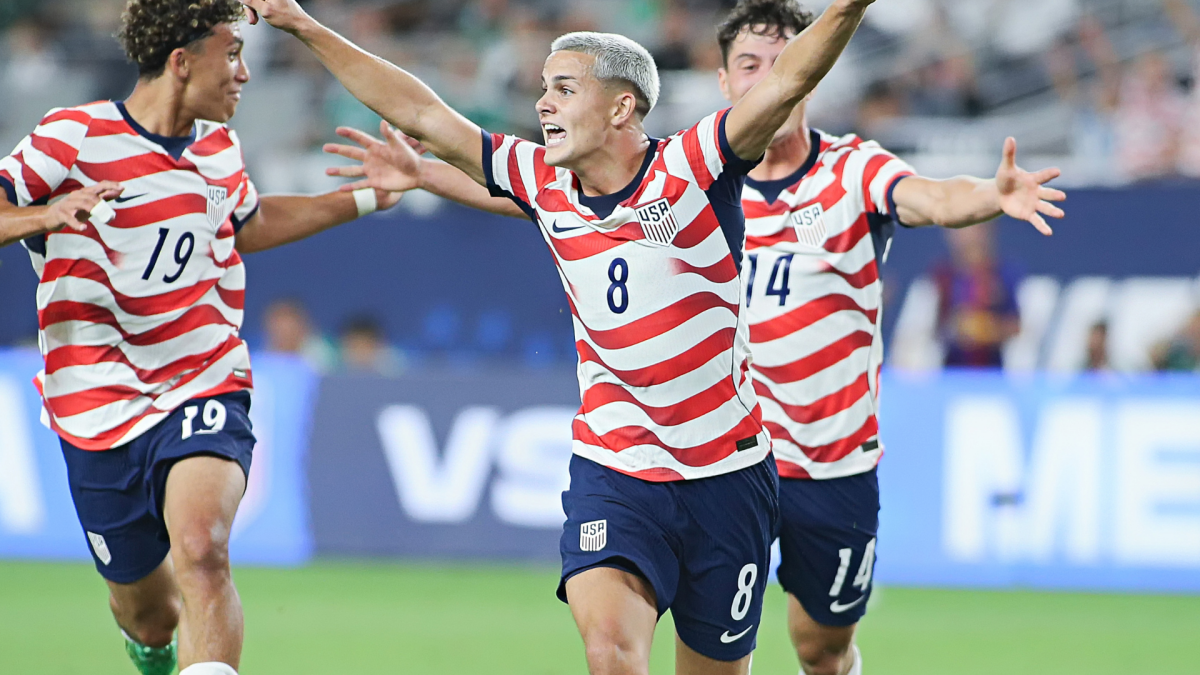Teenagers Hall, Sullivan score in USMNT's 3-0 rivalry win over Mexico