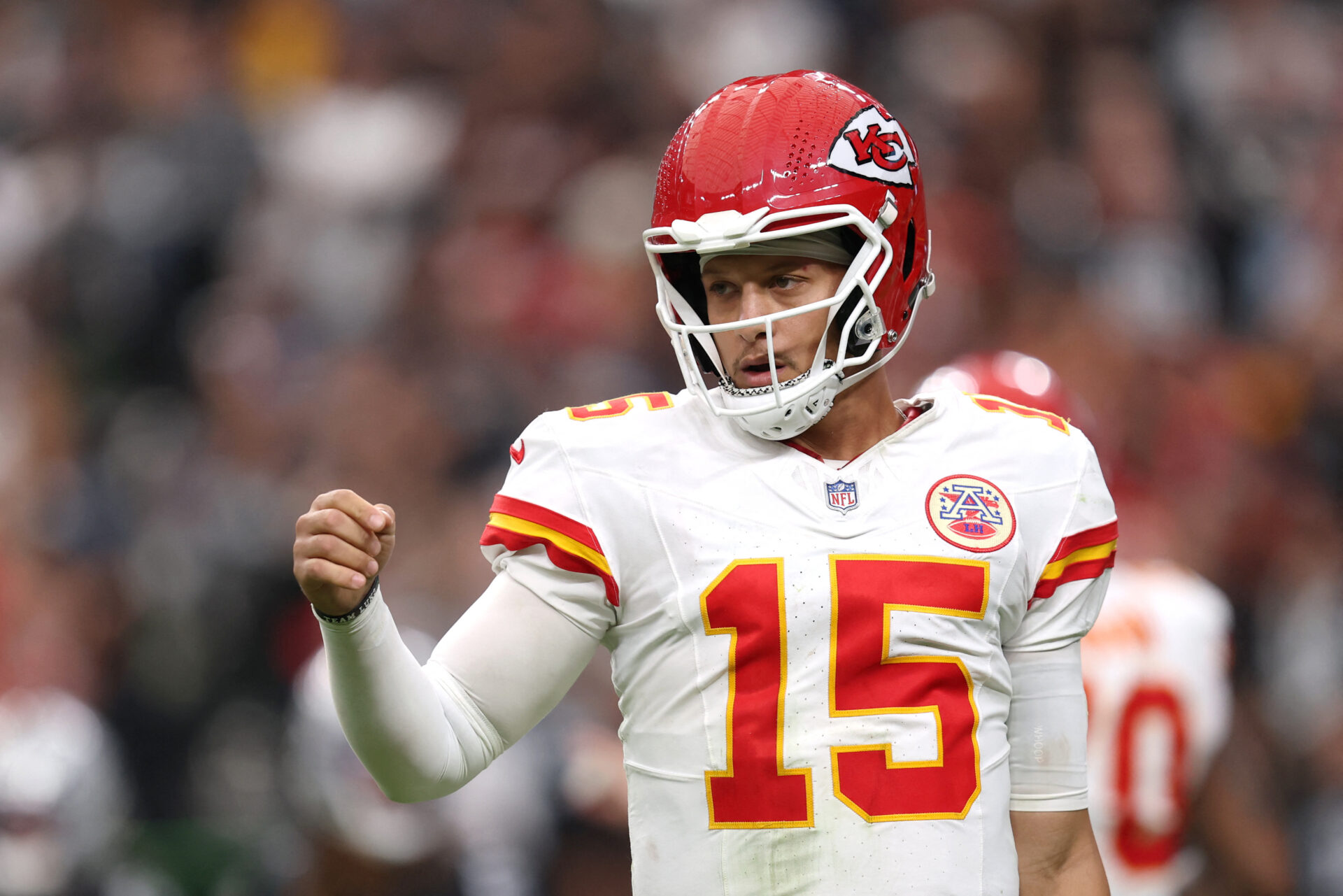 Mahomes tells Raiders rookie Mendoza to learn from Kirk Cousins, like he did from Alex Smith