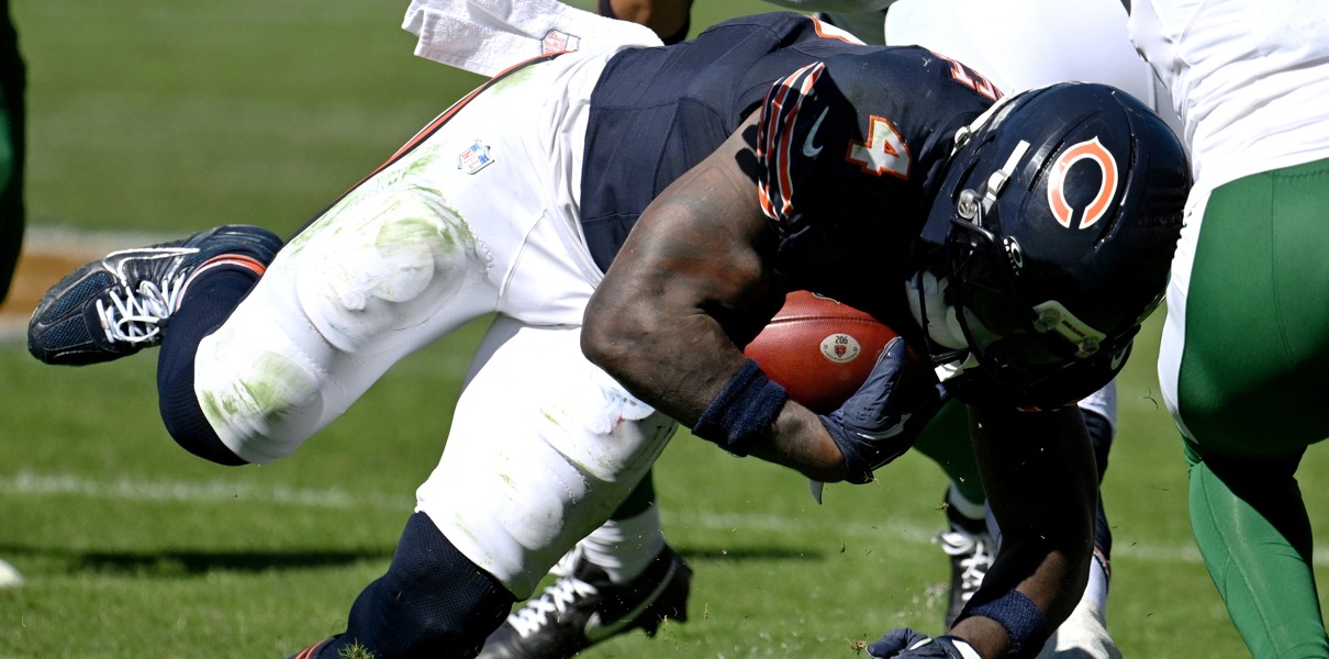 Bears' Marcus Davenport retires after release, Swift benched for fumble