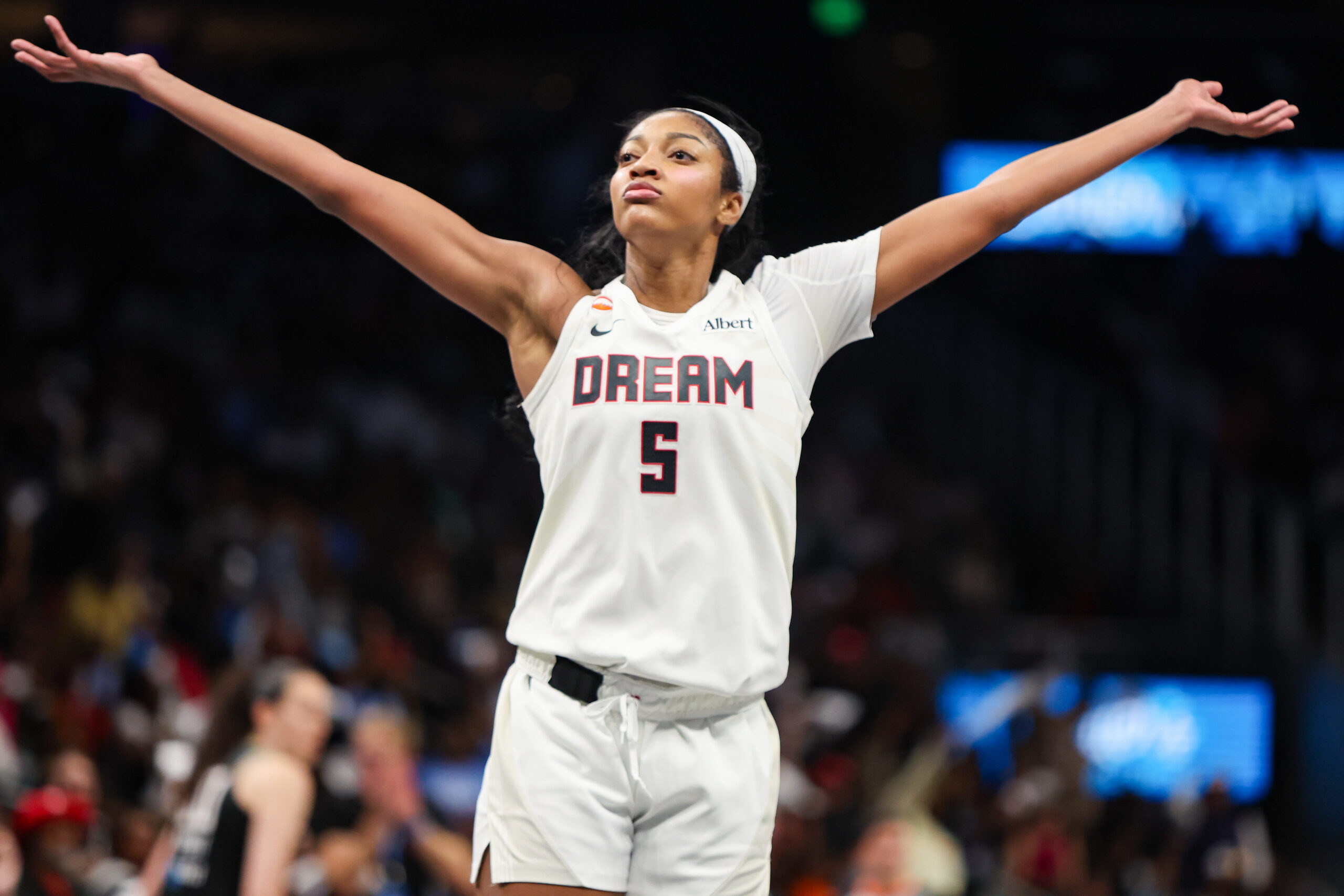 Dream's 9,745 Playoff Crowd vs Clark's 17,044 Sellouts Sparks Debate