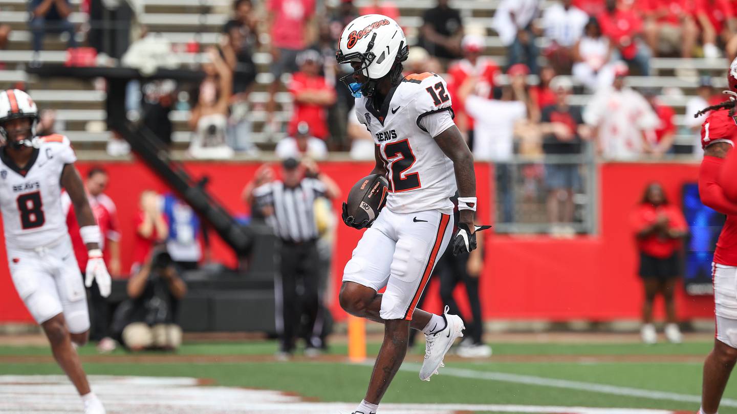 Oregon State's 5-10 freshman WR is nearly matching Jeremiah Smith's stats
