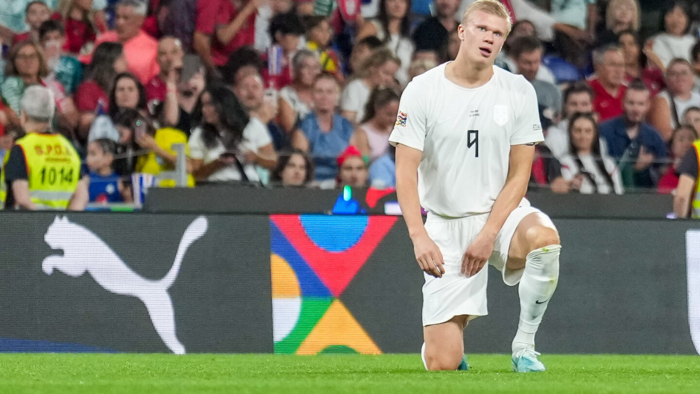 Haaland hobbles off for Norway, City sweat on fitness before Liverpool clash