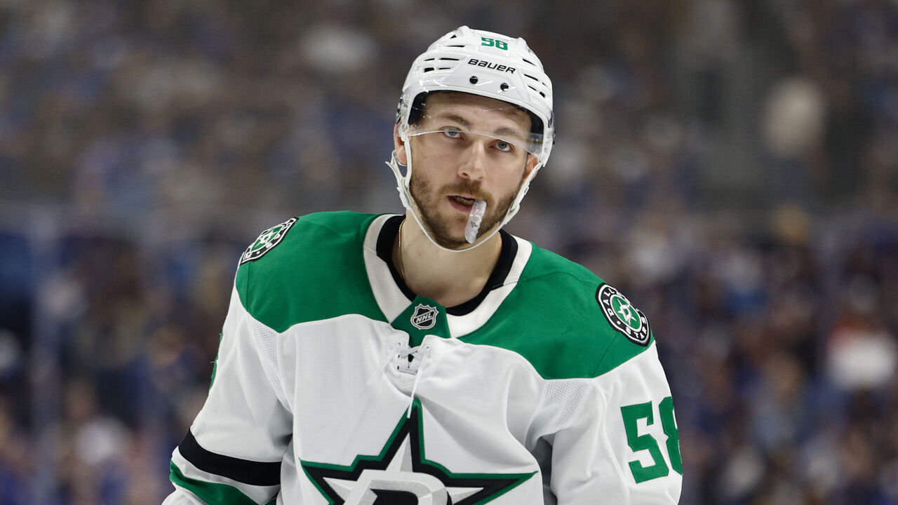 Flyers Land Bunting on $1.2M Deal Amid Winless Start